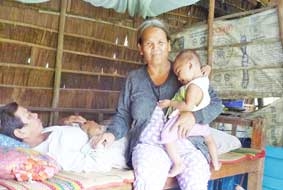 Một gia đình khốn khó