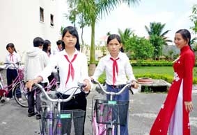 Niềm vui cho học sinh nghèo