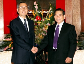 Chủ tịch nước Nguyễn Minh Triết hoan nghênh
Quảng Tây (Trung Quốc) tăng cường
hợp tác với các địa phương của Việt Nam