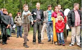 Giải vô địch... ném điện thoại