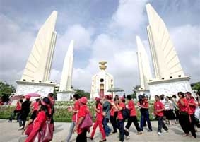 Thái Lan: MDN phản đối cuộc biểu tình của phe “áo đỏ”