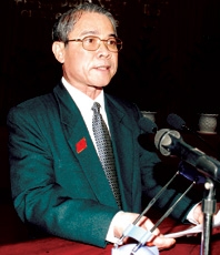 Tổ chức thực hiện thắng lợi nghị quyết Đại hội Đại biểu Đảng bộ thành phố với tinh thần "đoàn kết, trí tuệ, đổi mới, phát triển bền vững"
