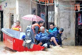 Trung Quốc: 
Bão Fanapi làm hơn 100 người chết và mất tích