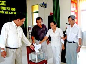 Để lãnh đạo chính quyền cơ sở "soi" lại mình