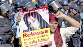 “Quý bà al-Qaeda” làm quan hệ Mỹ-Pakistan căng thẳng