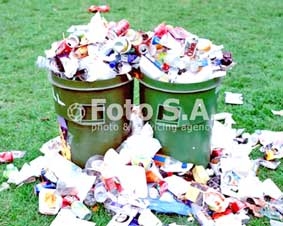 Bất hòa chỉ vì thùng rác