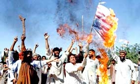 Pakistan phản đối các vụ không kích của NATO