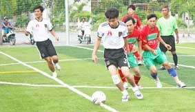 Sân cỏ nhân tạo - Tín hiệu vui của người yêu bóng đá Cần Thơ