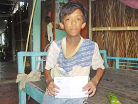 Trao tiền từ thiện