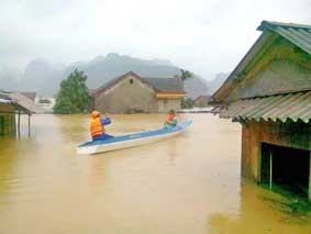 Miền Trung dồn toàn lực ứng phó với mưa lũ có thể diễn biến phức tạp