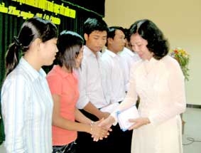 Chung quanh việc Trường Đại học Cần Thơ thực hiện việc thu học phí theo Nghị định 49