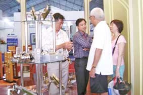 Cơ hội để người tiêu dùng tiếp cận sản phẩm, công nghệ mới