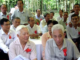Phát huy truyền thống "trung thành, tận tụy, đoàn kết, sáng tạo" của các thế hệ cán bộ văn phòng cấp ủy