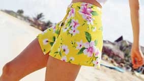 Cấm mặc váy ngắn!