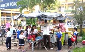 Có nên mở căng tin ở trường tiểu học ?