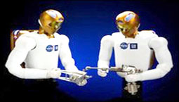 Robot hình người du hành vào không gian