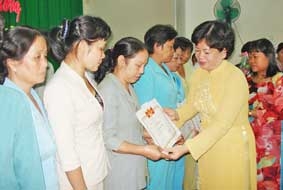 Hỗ trợ nhau thoát nghèo