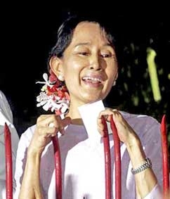 Myanmar: 
Thủ lĩnh NLD Aung San Suu Kyi mãn hạn quản thúc tại gia