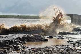 Nhiều cánh đồng tôm, lúa chìm trong nước