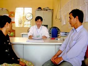 Tháo gỡ khó khăn trong việc cấp giấy khai sinh quá hạn cho người dân