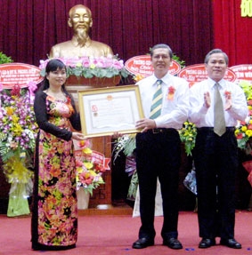 Gặp mặt đại diện Nhà giáo nhân dân, Nhà giáo ưu tú ngành giáo dục năm 2010