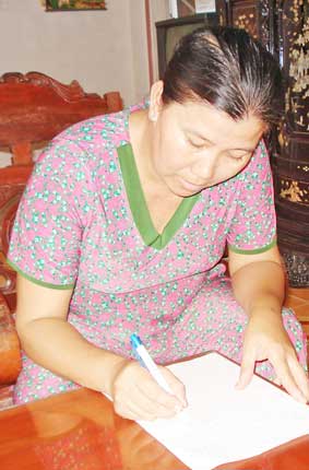 Trao tiền từ thiện