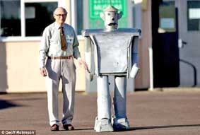 Hồi sinh robot 45 năm tuổi