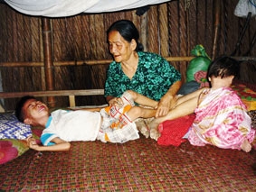 Xin giúp đỡ gia đình bà Trần Thị Huệ !