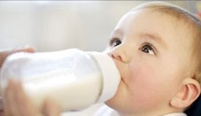 Châu Âu cấm bình sữa 
chứa chất Bisphenol-A