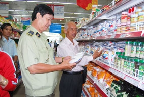 Tăng cường kiểm tra, kiểm soát thị trường, kiềm chế lạm phát