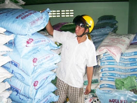 Giá thức ăn chăn nuôi "theo thang" ?