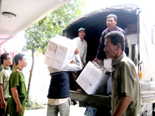 Tiêu hủy hơn 465.000 gói thuốc lá lậu, thuốc lá giả