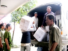 Tiêu hủy hơn 465.000 gói thuốc lá lậu, thuốc lá giả