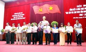 Xây dựng đội ngũ những người làm báo "vừa hồng vừa chuyên"
