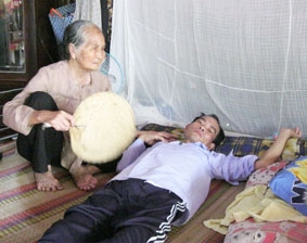 Hãy giúp đỡ anh Thắng đang bị khối u trong não hành hạ!