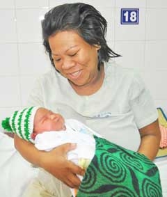 Đứa bé sơ sinh nặng 6 kg