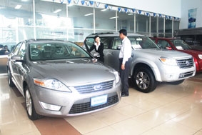 Thị trường ô tô "ấm lên" nhờ các chương trình khuyến mãi