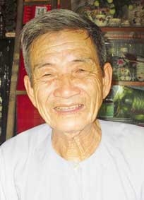 Lão nông Tư Tăng <br>
<i>bán đất xây cầu</i>
