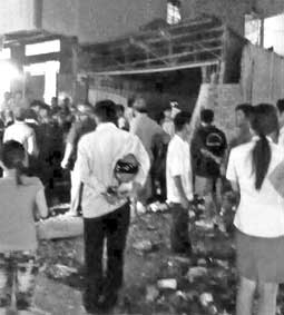 2 căn nhà trống bỗng dưng bốc cháy