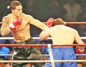 Khi VĐV bóng bầu dục thượng đài