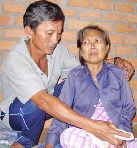 Hãy giúp anh Cường điều trị bướu tim cho vợ !