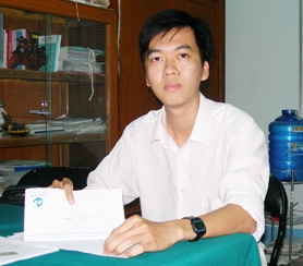 Trao tiền từ thiện