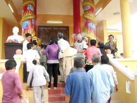 Thi đua lập công dâng Đảng