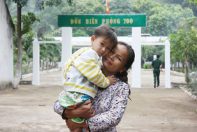 Theo chồng... giữ nước