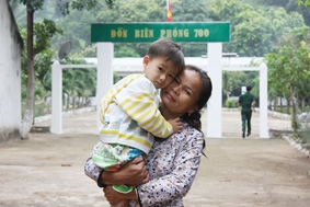 Theo chồng... giữ nước