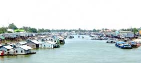 Vùng hạ lưu <br>
<i>sẽ cạn kiệt tài nguyên</i>