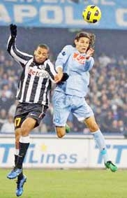 Edinson Cavani <br>
không xem nặng danh tiếng, tiền bạc