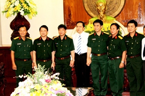 Chủ tịch UBND TP Cần Thơ Trần Thanh Mẫn tiếp lãnh đạo Tập đoàn Viettel