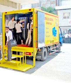 "Nhà băng" phục vụ Tết...