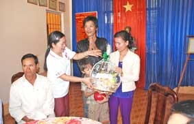 Dạy nghề, tạo việc làm để giảm thiểu bạo lực gia đình